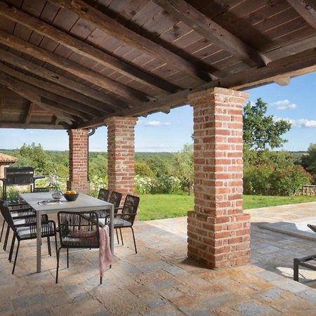 Rustic Villa Rubus & Sylbum With A Pool Sveti Lovreč Pazenatički Εξωτερικό φωτογραφία