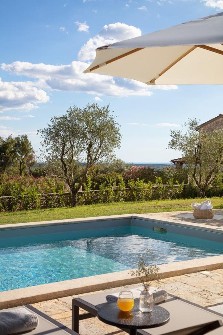 Rustic Villa Rubus & Sylbum With A Pool Sveti Lovreč Pazenatički Εξωτερικό φωτογραφία
