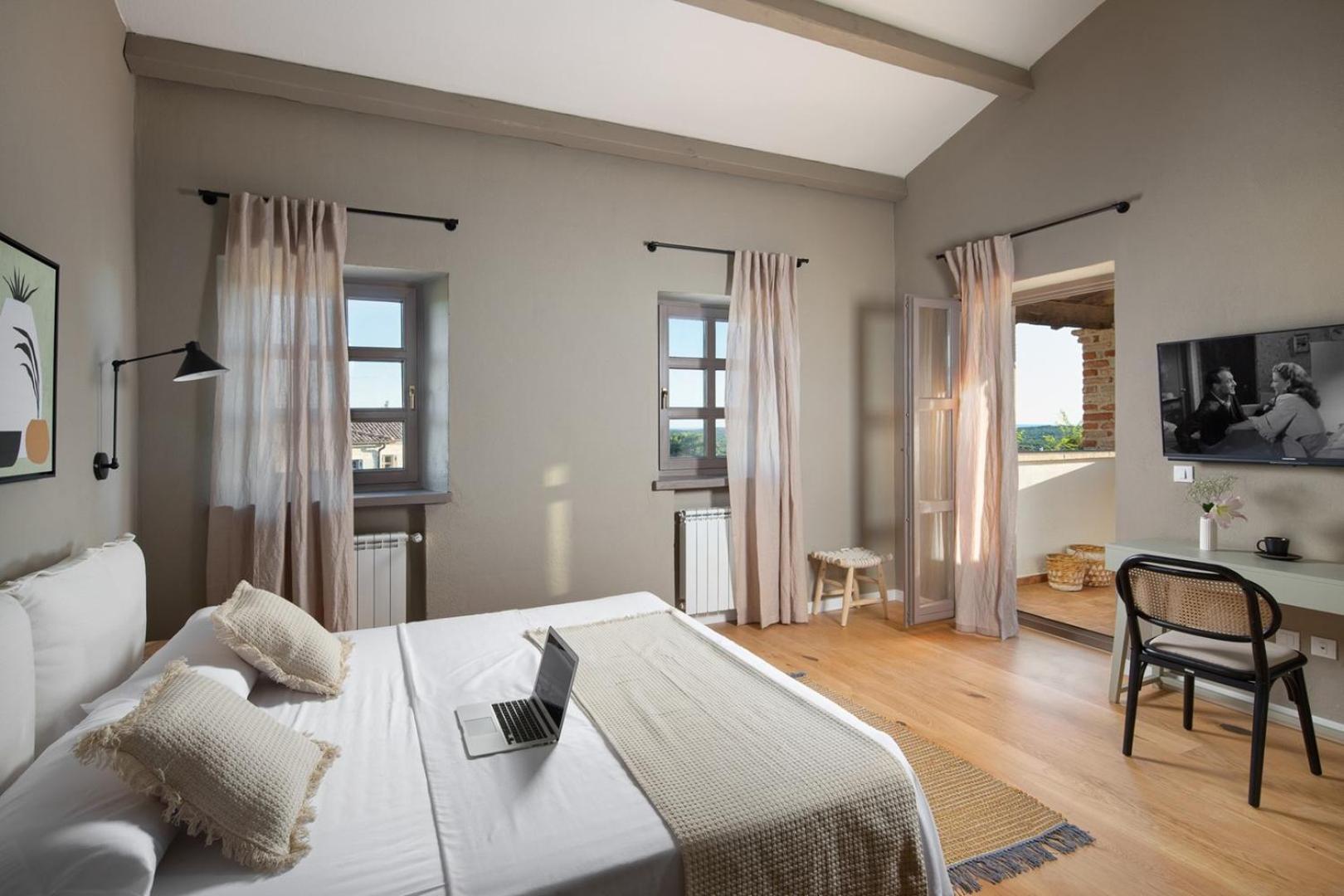 Rustic Villa Rubus & Sylbum With A Pool Sveti Lovreč Pazenatički Εξωτερικό φωτογραφία