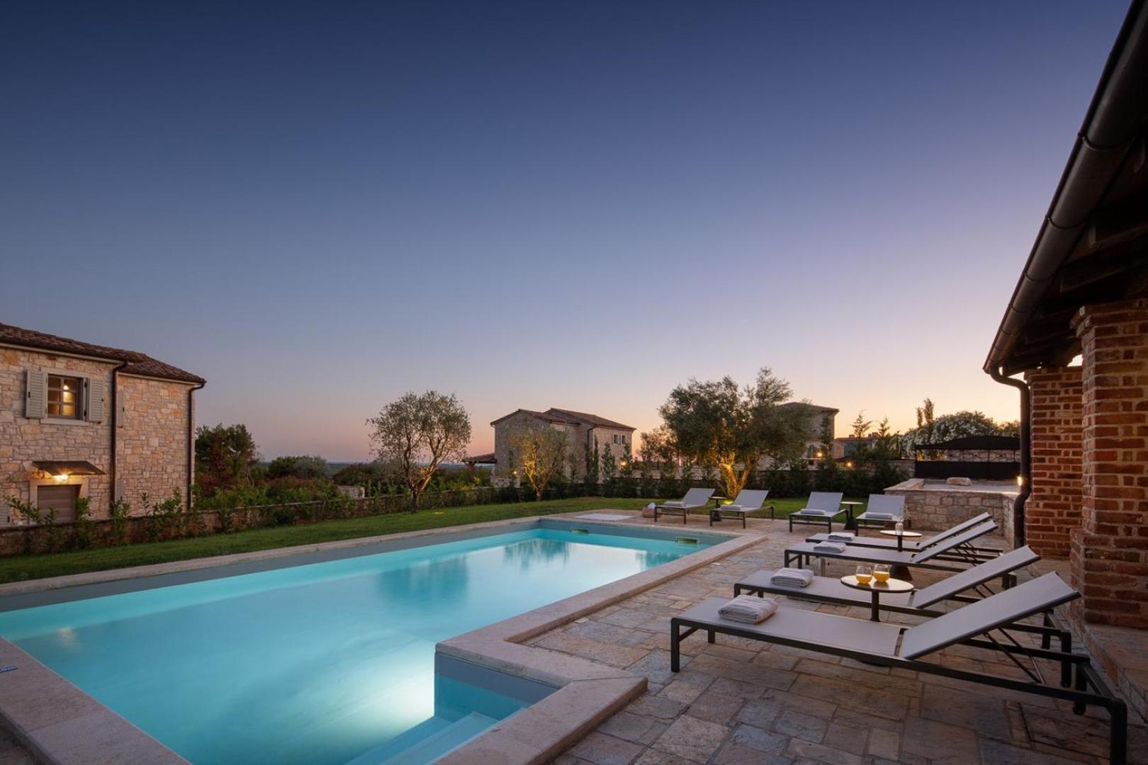 Rustic Villa Rubus & Sylbum With A Pool Sveti Lovreč Pazenatički Εξωτερικό φωτογραφία