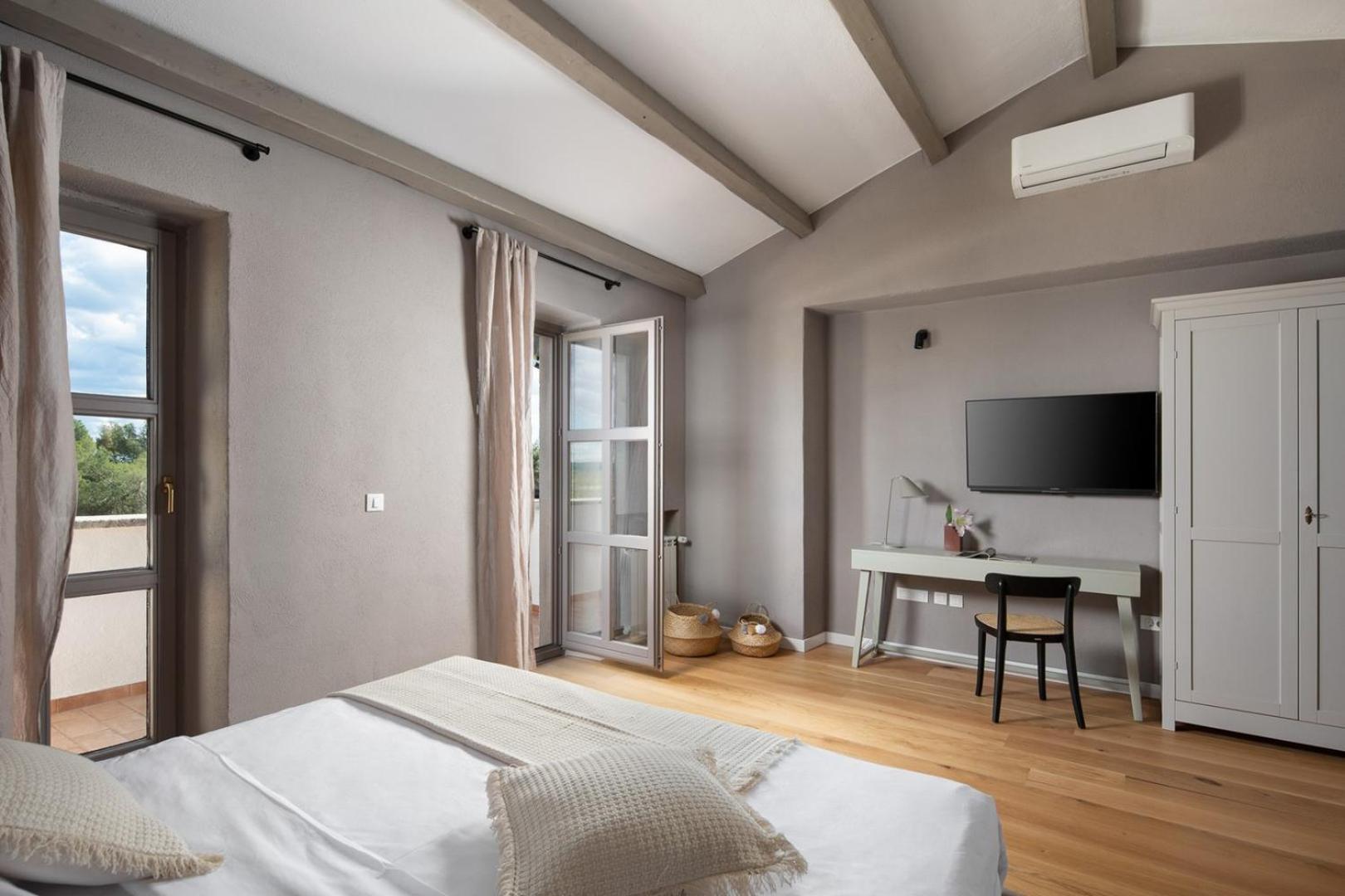 Rustic Villa Rubus & Sylbum With A Pool Sveti Lovreč Pazenatički Εξωτερικό φωτογραφία